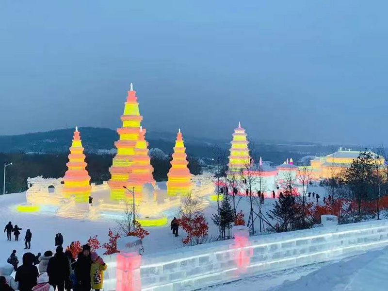 哈尔滨冰雕设计制作公司带你了解冰雕和雪雕的区别是什么？